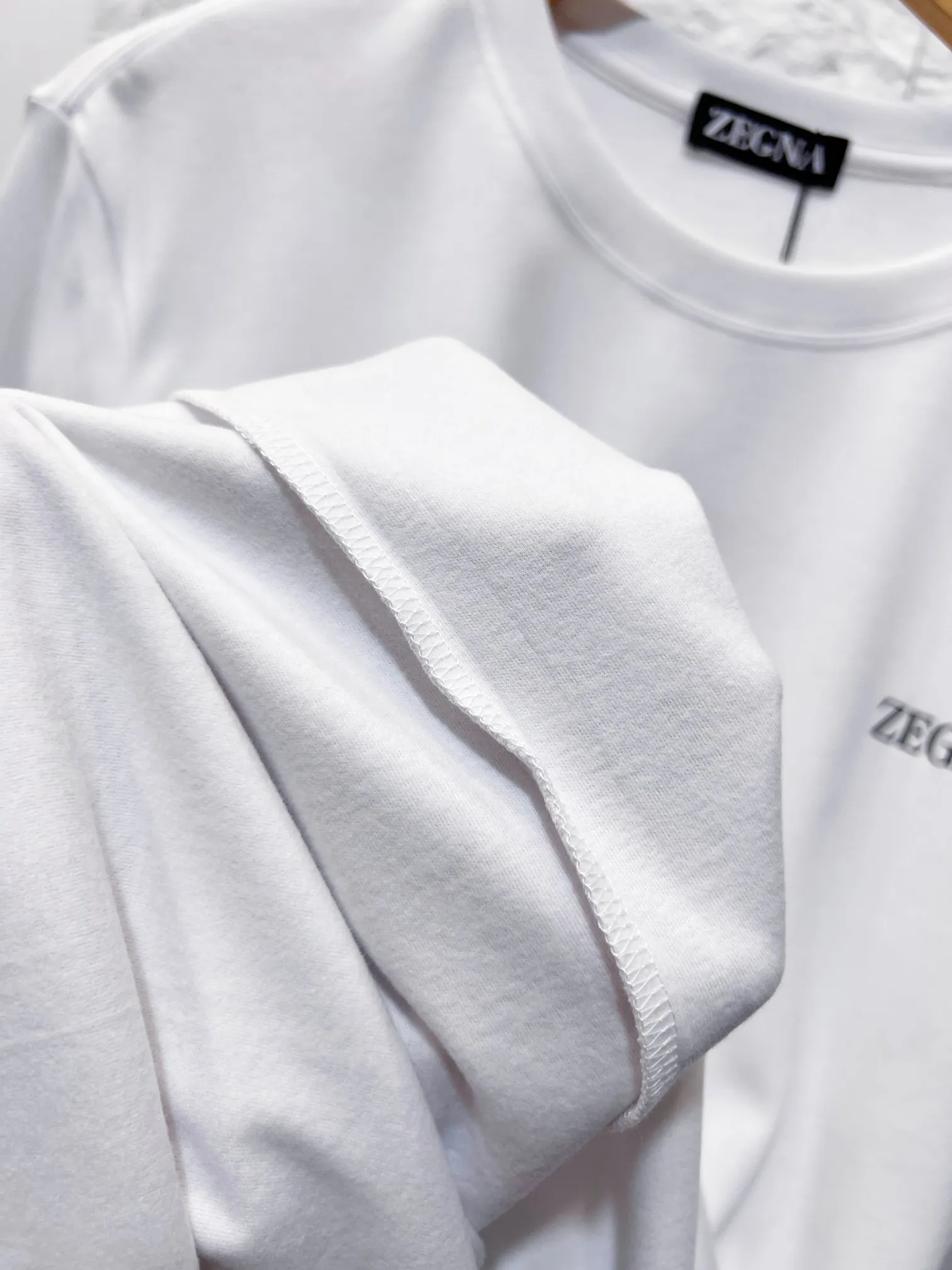 ZEGNA（ In Stock ） LOGO ： ZEGNA 3 ： ， ， 。 T ， ， ， 。 ZEGNA ， ， ， 。 ， 。 、 。 ：Black White Sizes：S-2XL （ ）